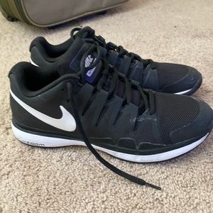 Nike Vapors 9.5 Tour Tennis Shoes. Size 10. Federer
